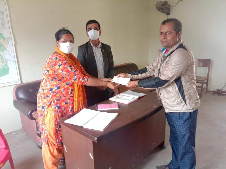 थाक्रे गाउँपालिकालाई साना किसान सहकारीको ४ लाख ४० हजार सहयोग