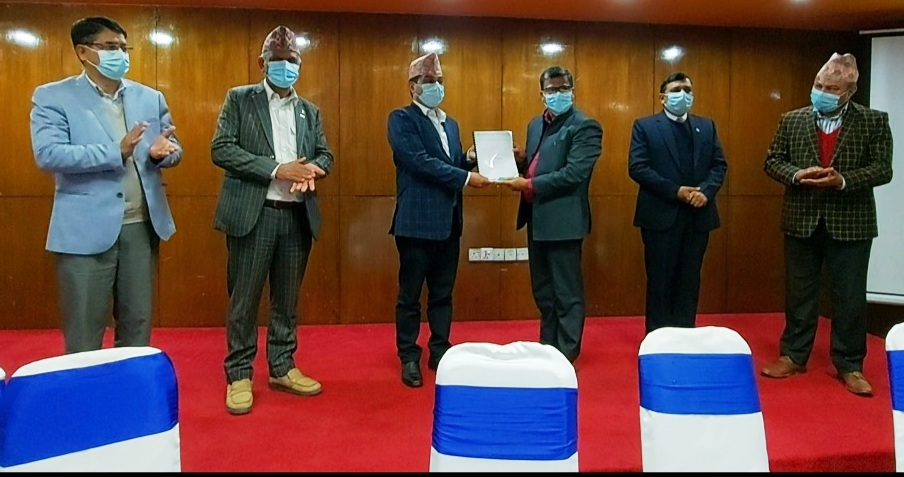 नेफ्स्कूनद्वारा सहकारी ऐन संशोधनसहित ४ वटा मस्यौदा कार्यविधि मन्त्रालयलाई हस्तान्तरण