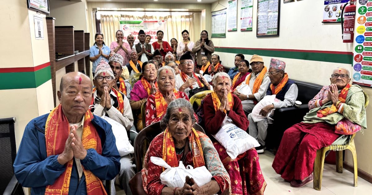 बुडोल सामुदायिक साकोसद्वारा २४० जेष्ठ नागरिकलाई सम्मान